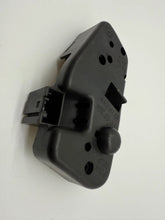 Оригинальный правый кронштейн заднего фонаря BMW E46 230570R / 230572R